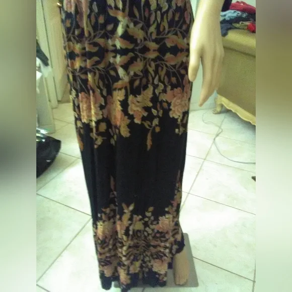 BNWOT FREE PEOPLE MAXI DRESS BLACK W/ BEAUTIFUL FLORALS LOVELY FLOWING SZ. MED - Picture 3 of 8
